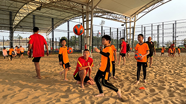中国国家男子沙滩足球队在梅州五华开展沙足体验课活动